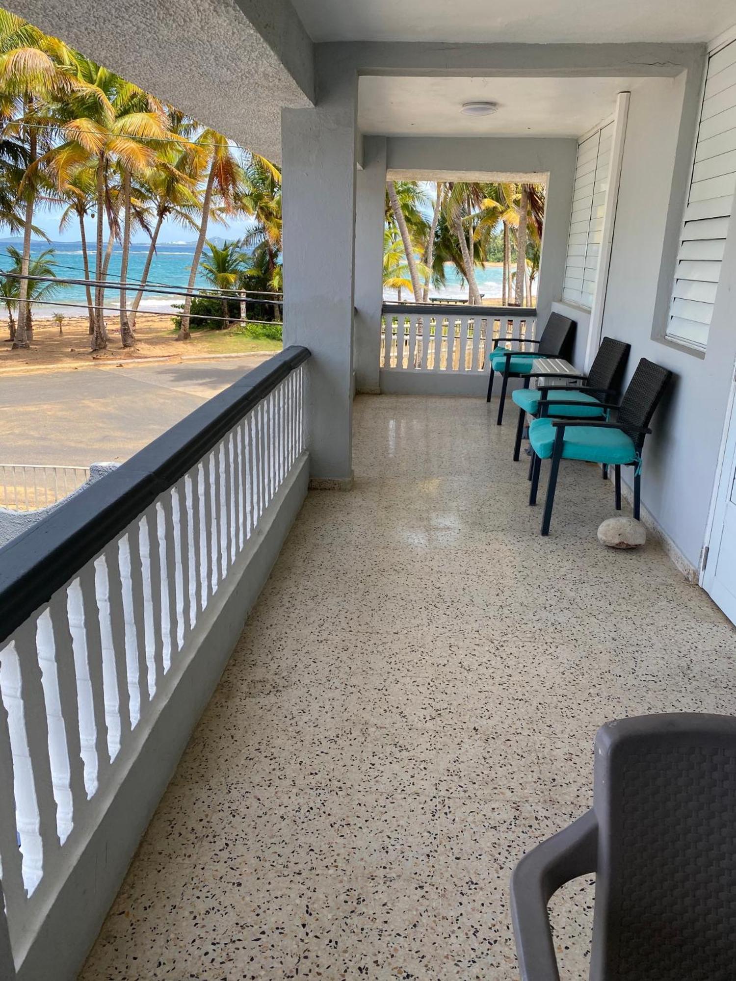 Cozy Beach Apartment Лукильо Экстерьер фото